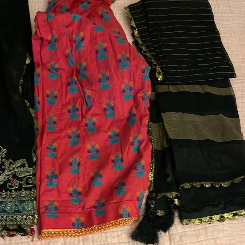 Pakistani Designer Maria B Shalwar Kameez - Picture 4 of 10